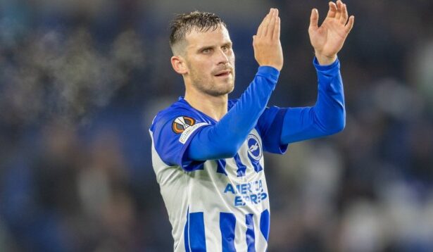 Pascal Gross se despidió del Brighton luego de 7 temporadas.