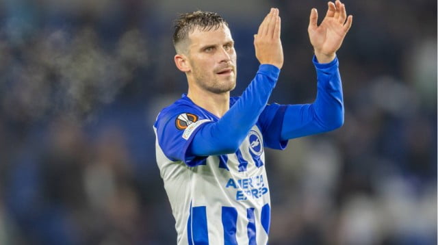 Pascal Gross se despidió del Brighton luego de 7 temporadas.